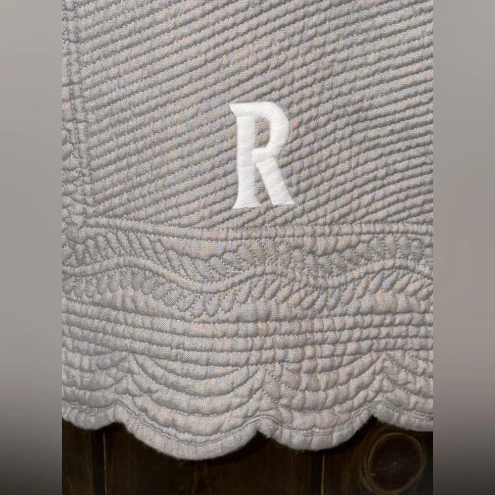 Marseille Quilted Linen Table Runner